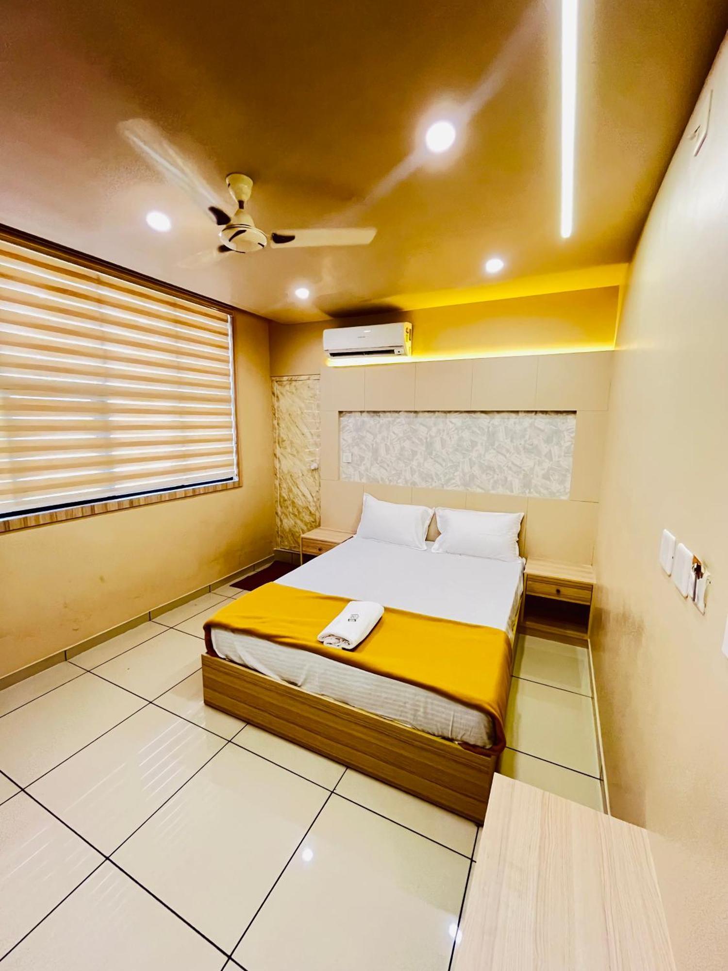 Famstay And Healthclub Kannur Extérieur photo